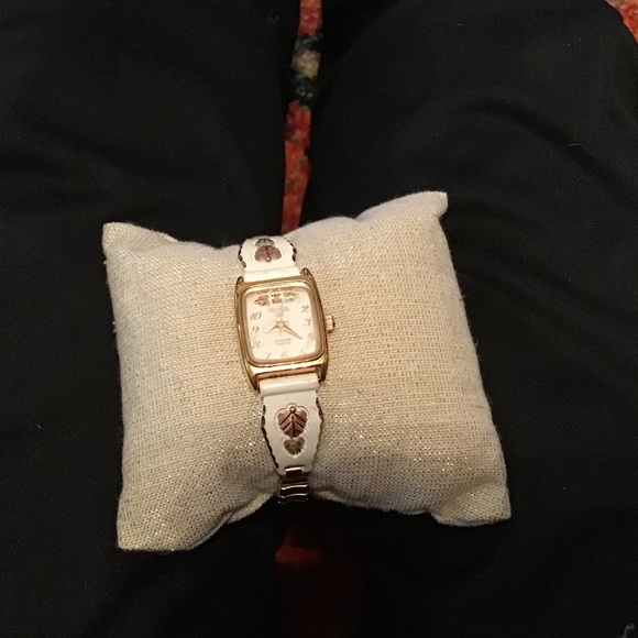 Watch - Picture 5 of 5